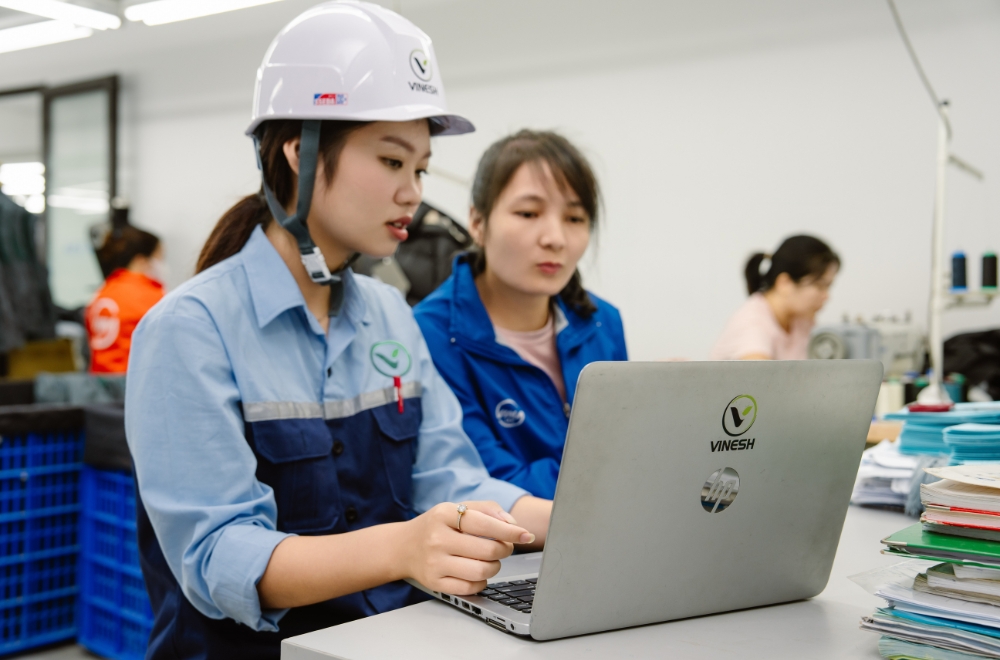 Chuyen-gia-danh-gia-quan-trac-moi-truong-lao-dong-bao-lau-1-lan.