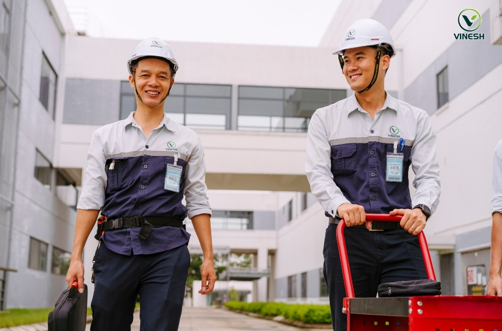 Chuyen-gia-chung-nhan-hop-chuan