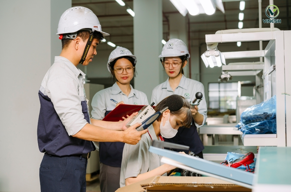 Chuyen-gia-tu-van-ho-so-ve-sinh-moi-truong-lao-dong.